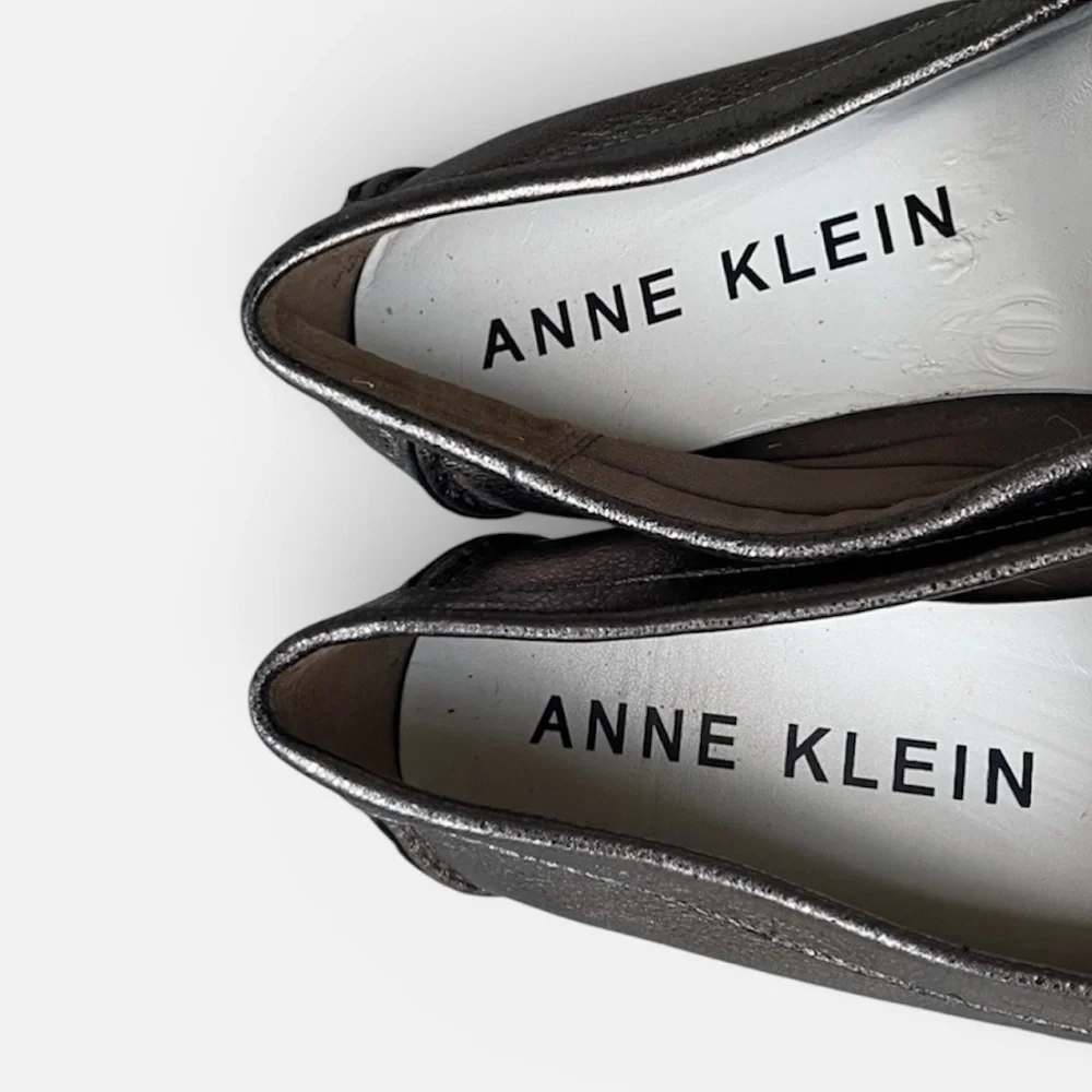 Anne Klein “Petra” Iflex Leather Mocc Toe Loafer in Pewter Size 7